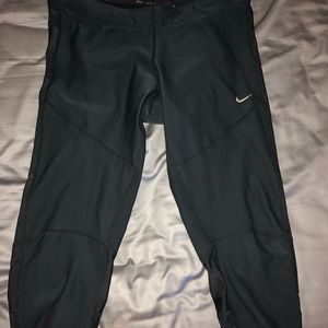 Cropped Nike leggings!!